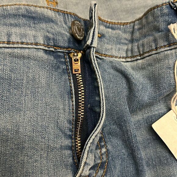 Torrid women’s classic skinny fit jeans size 26 - Picture 7 of 11